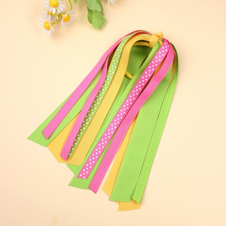 Sweet Girls Polka Dot Grosgrain Ribbon Bow Scrunchie with Streamers Sweet Girls Polka Dot Grosgrain Ribbon Bow Scrunchie with Streamers